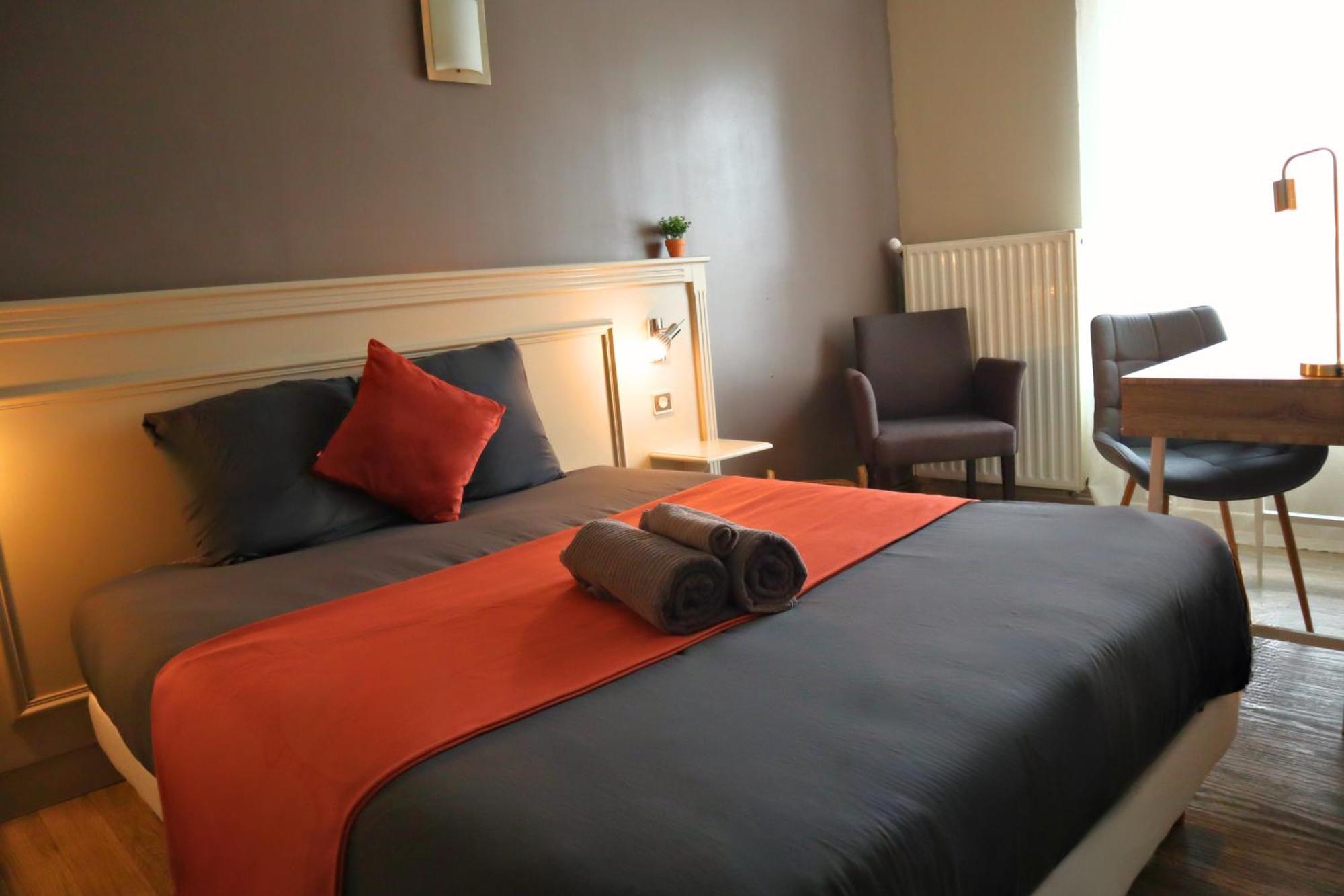 Studios & Appartements Confortables Au Centre De Bourbourg - Gare A Proximite Dış mekan fotoğraf